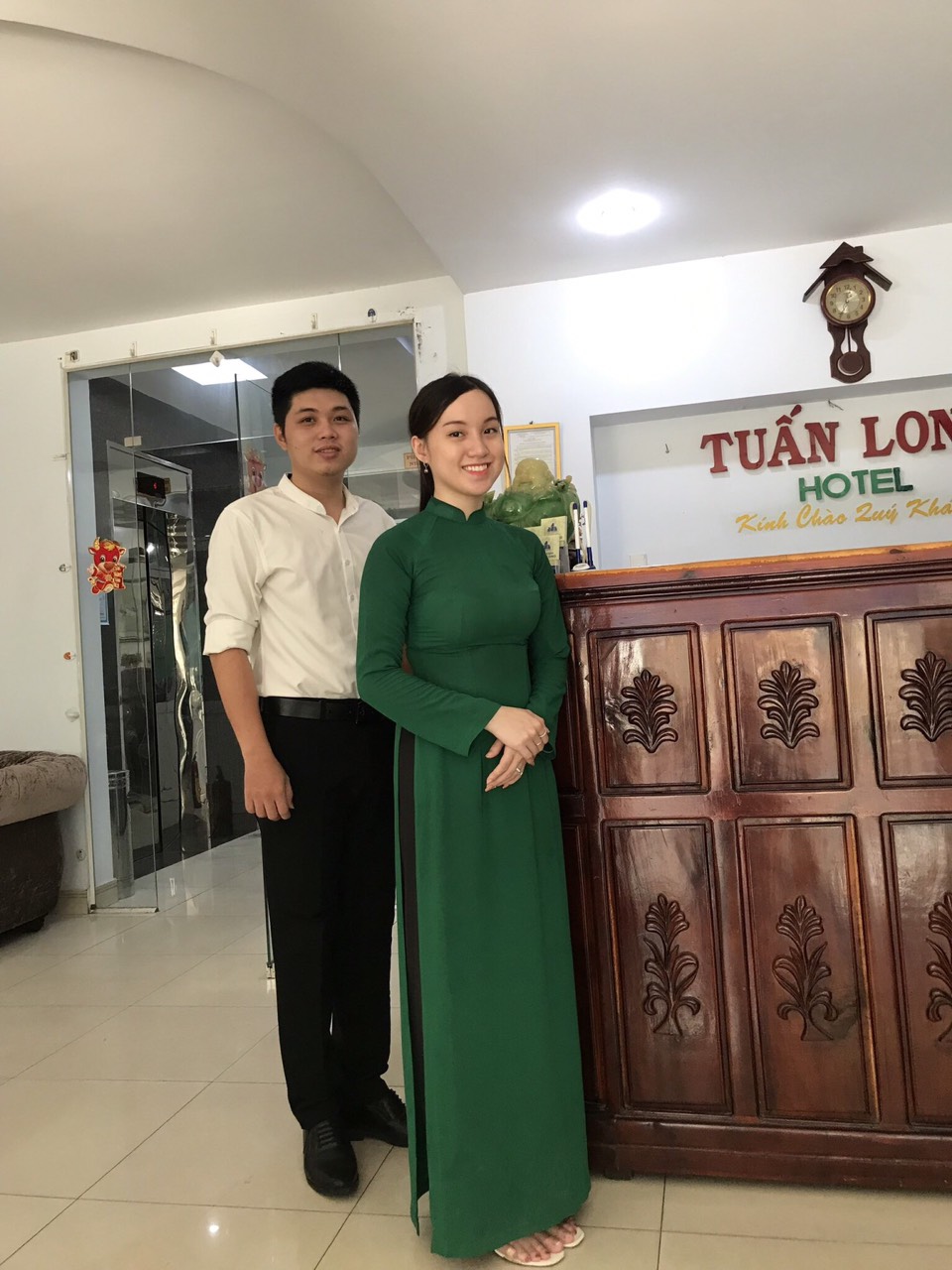 QUÝ KHÁCH ĐÊN VỚI KHÁCH SẠN TUẤN LONG 